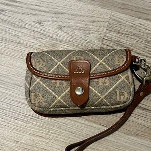 Dooney & Bourke Wristlet EUC